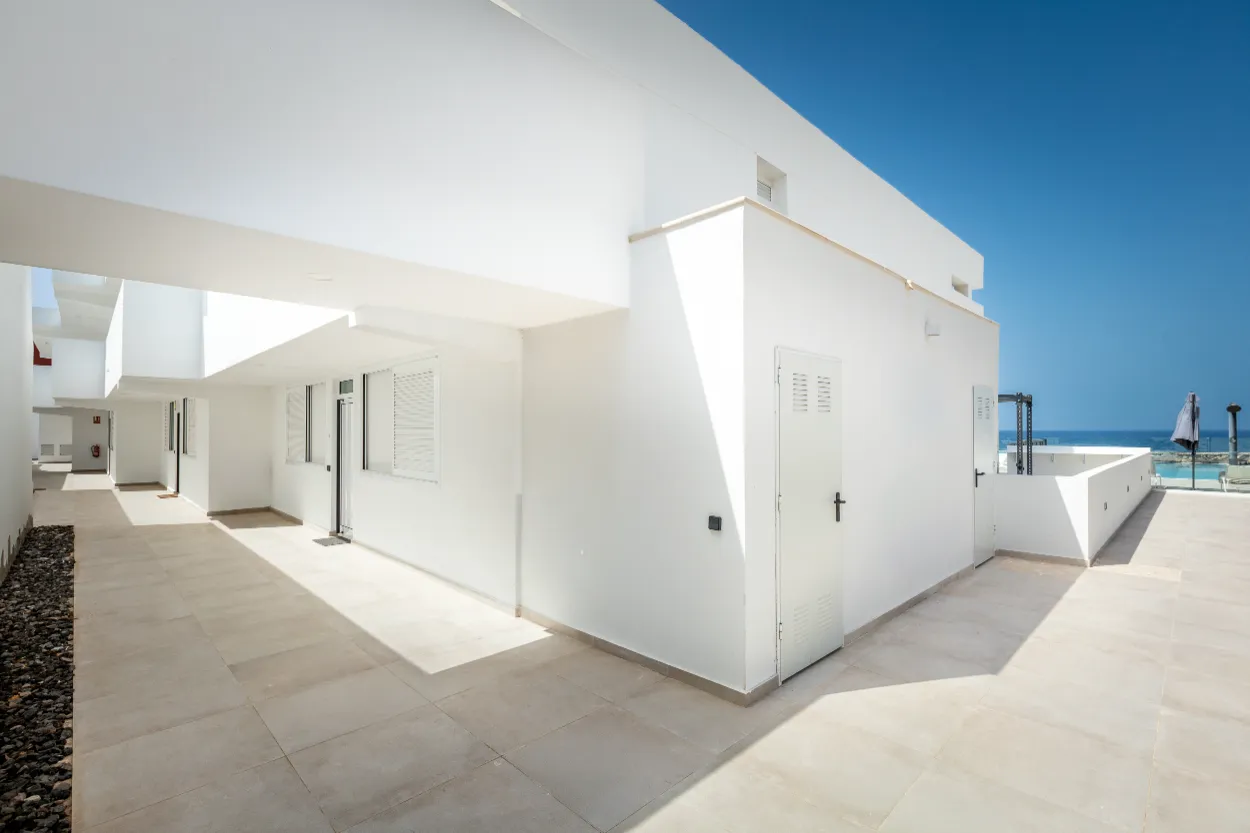 Vista del Silencio - apartment-building-exterior-corridor
